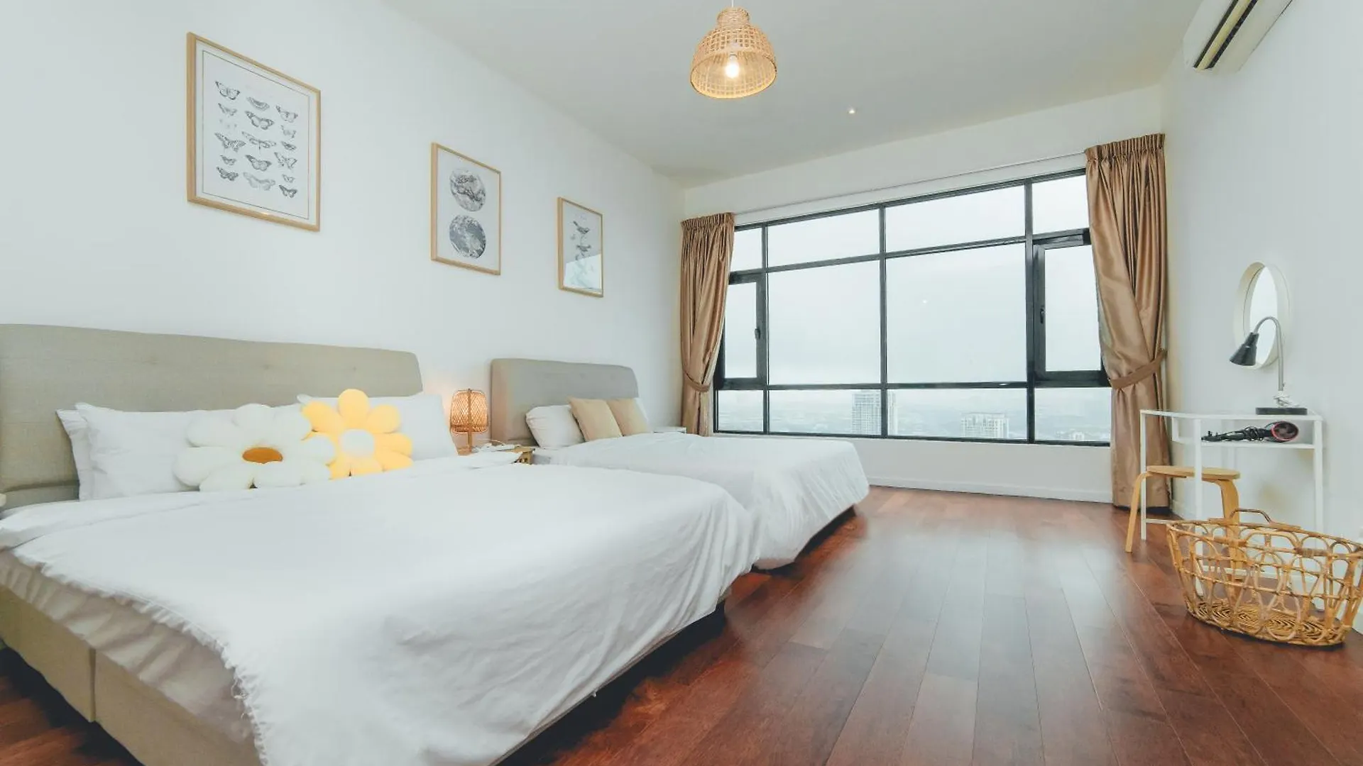 Molek High Floor Cozy Penthouse Apartment 5Br 12Pax By Our Stay Johor Bahru Malaysia